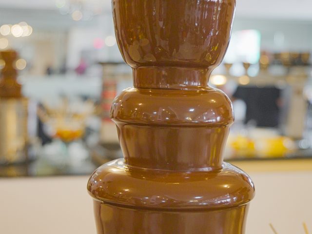 Fonte de chocolate da mesa de sobremesas do Centenário.